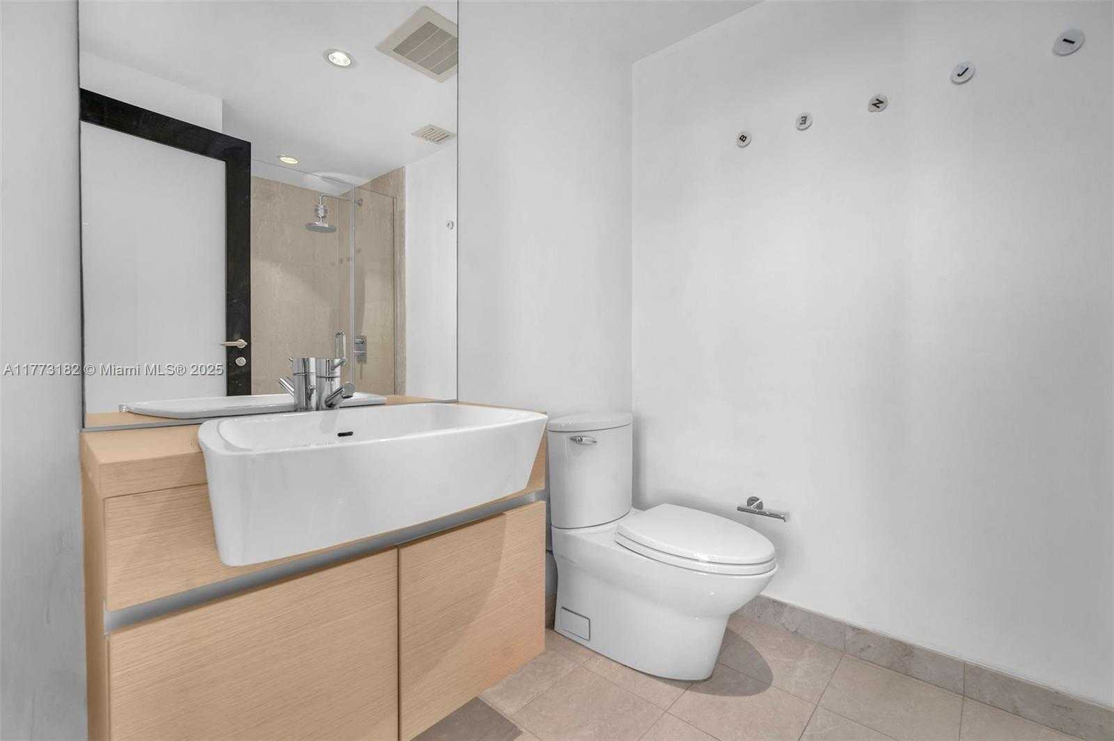 Small Image of 200 BISCAYNE BOULEVARD WAY #3607, Miami Number 20