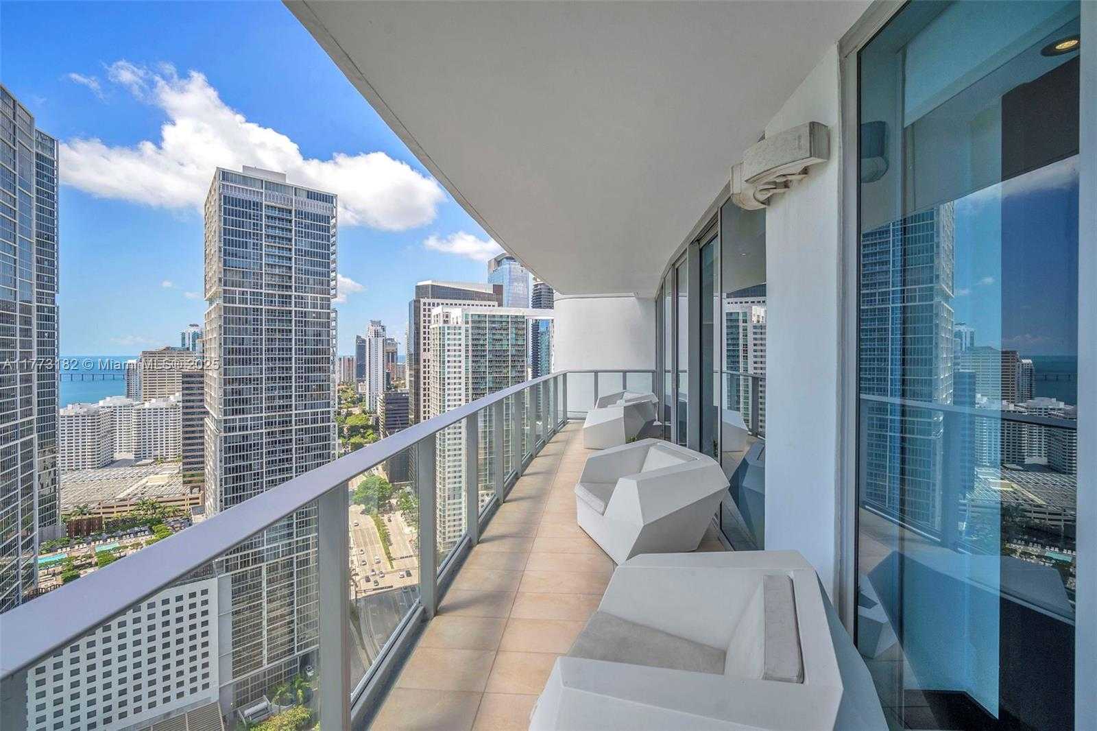 Small Image of 200 BISCAYNE BOULEVARD WAY #3607, Miami Number 6
