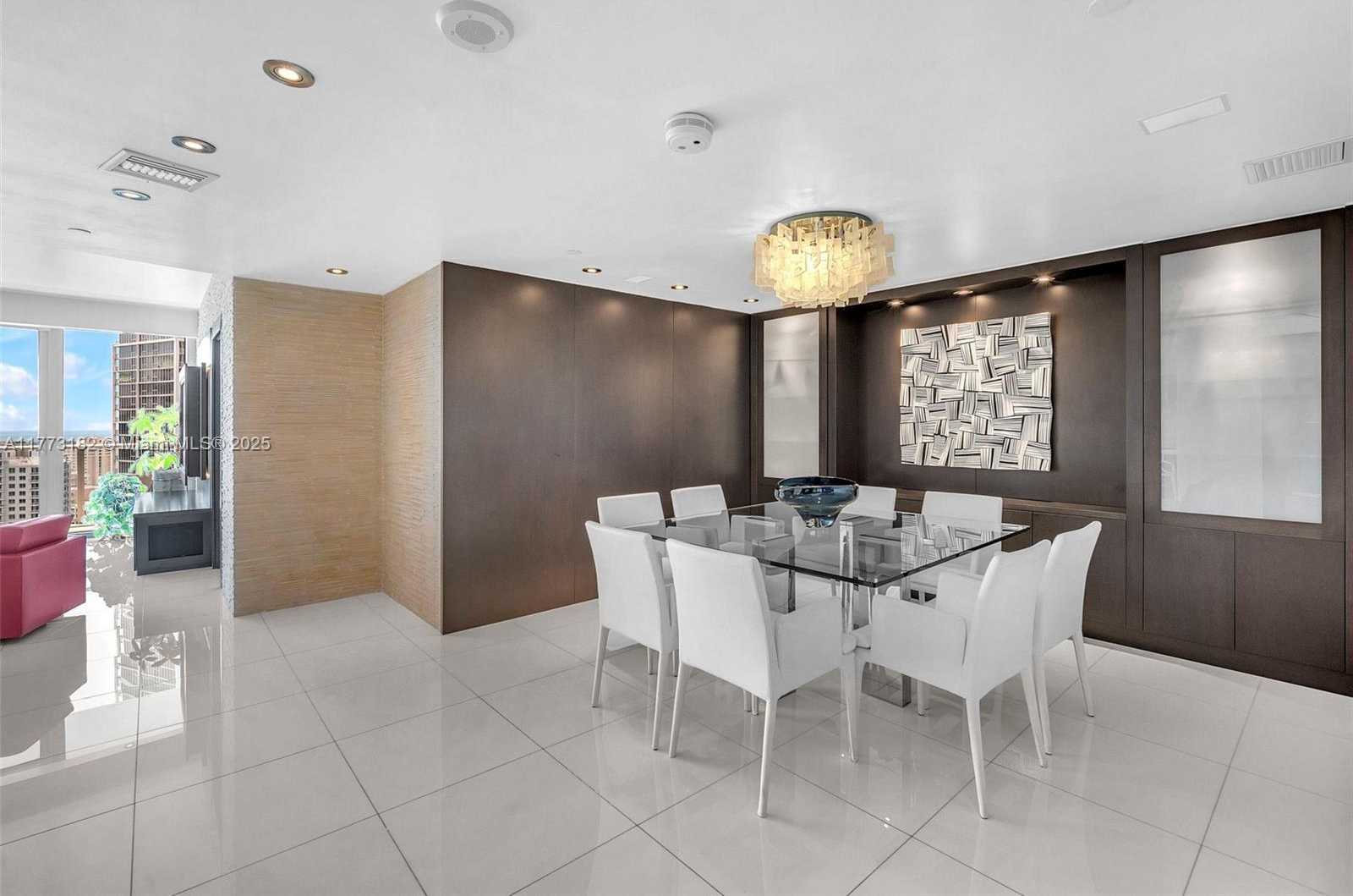 Small Image of 200 BISCAYNE BOULEVARD WAY #3607, Miami Number 8