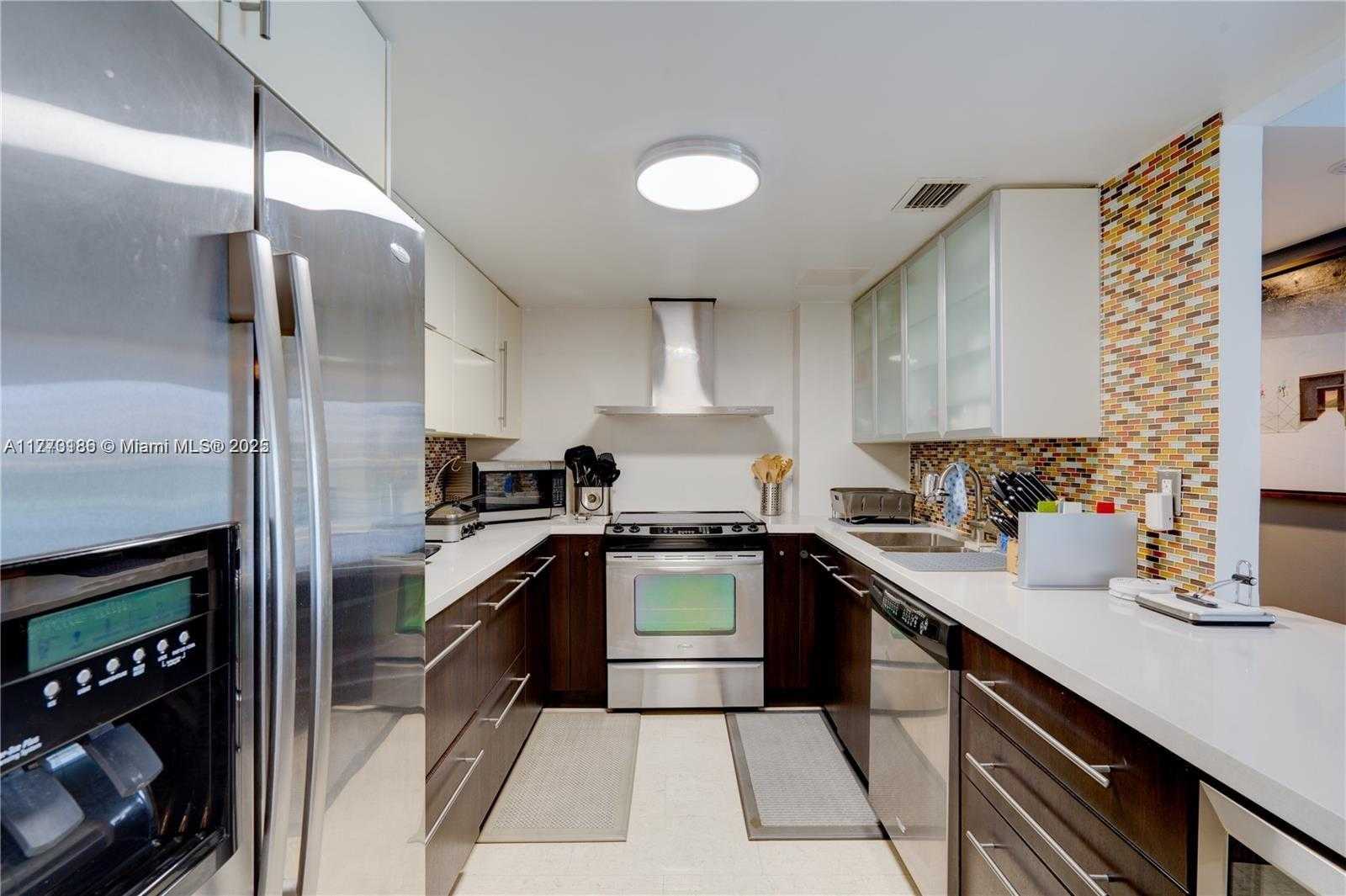 Small Image of 100 BAYVIEW DR #428, Sunny Isles Beach Number 11