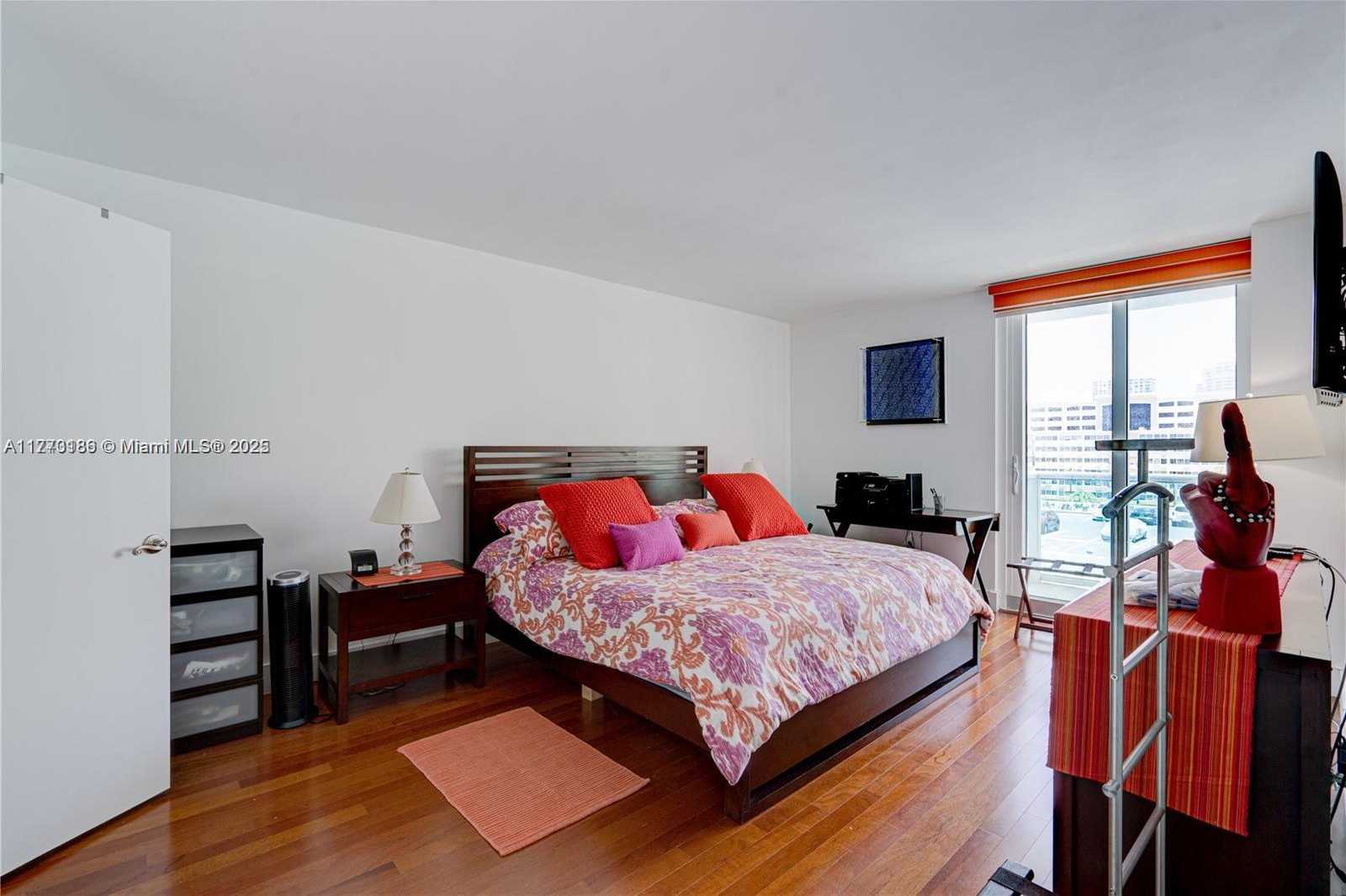 Small Image of 100 BAYVIEW DR #428, Sunny Isles Beach Number 17