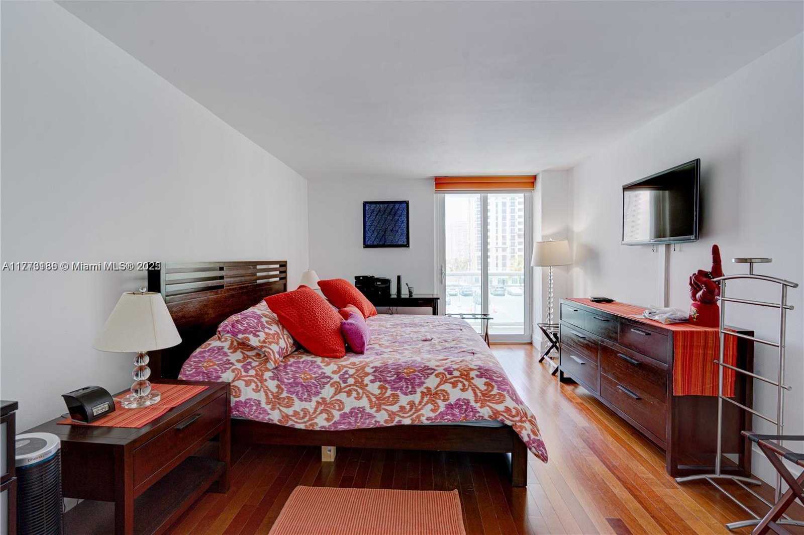 Small Image of 100 BAYVIEW DR #428, Sunny Isles Beach Number 18