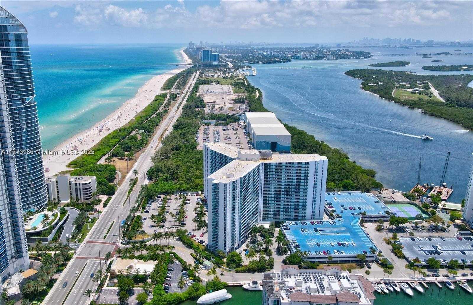 Small Image of 100 BAYVIEW DR #428, Sunny Isles Beach Number 2