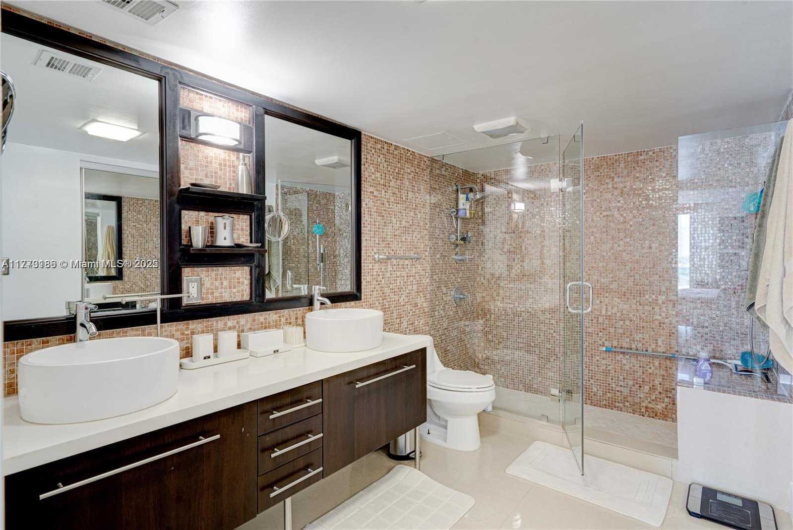Small Image of 100 BAYVIEW DR #428, Sunny Isles Beach Number 20