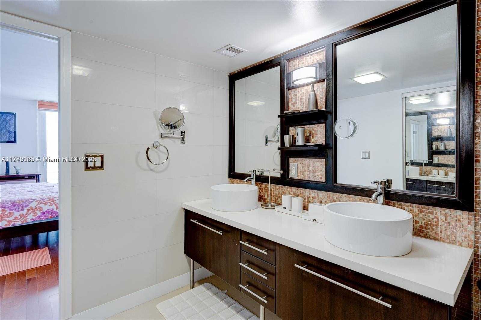 Small Image of 100 BAYVIEW DR #428, Sunny Isles Beach Number 21