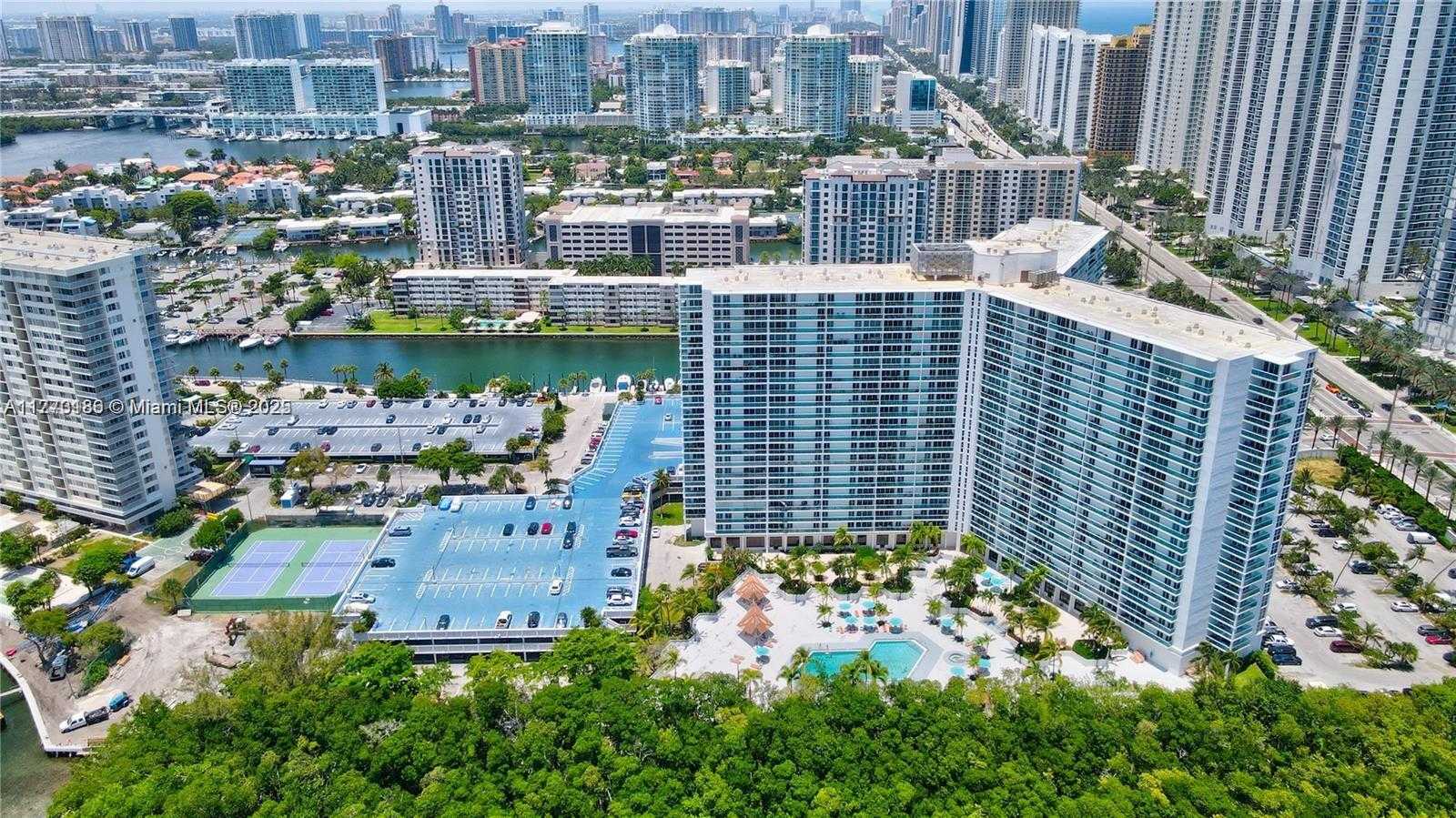 Small Image of 100 BAYVIEW DR #428, Sunny Isles Beach Number 32