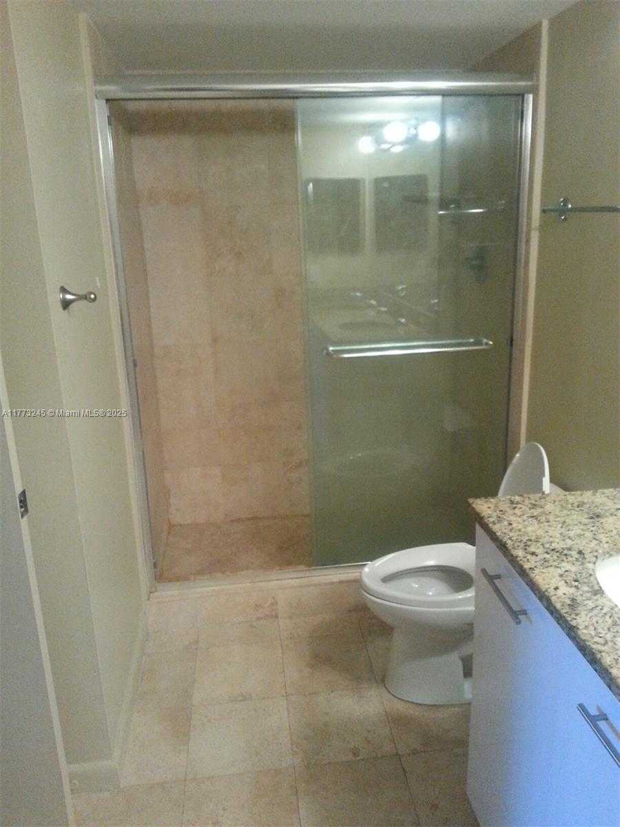 Small Image of 3300 #1417, Aventura Number 14