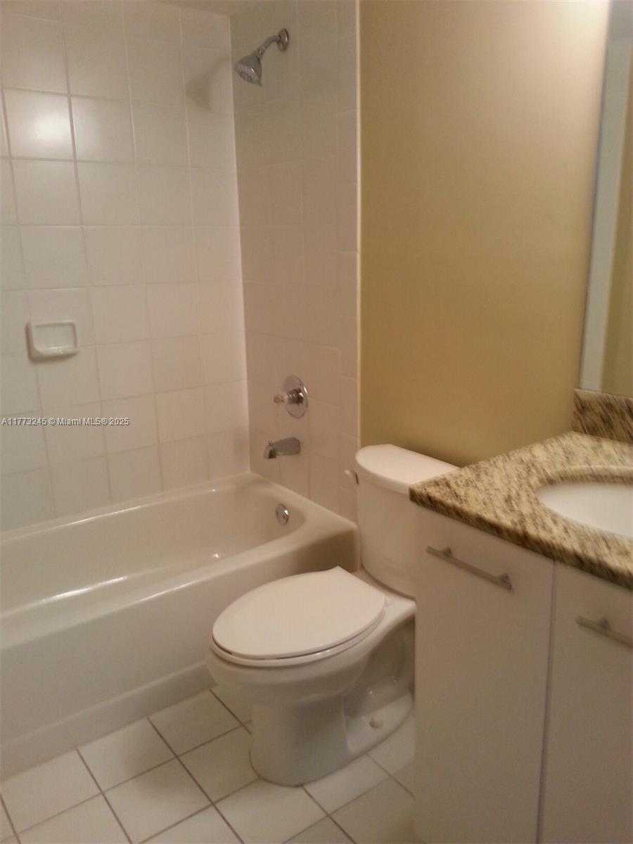 Small Image of 3300 #1417, Aventura Number 16