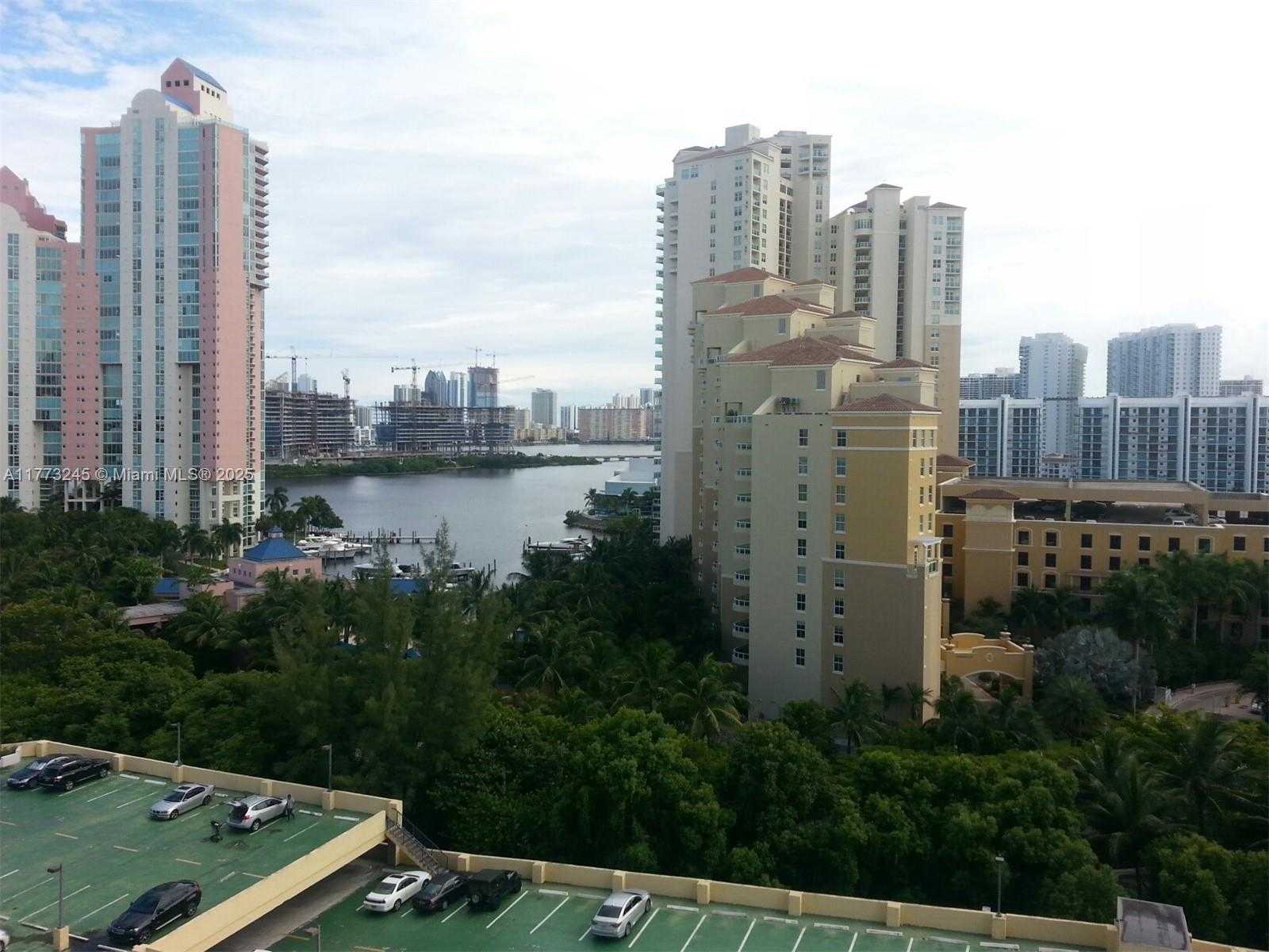 Small Image of 3300 #1417, Aventura Number 5