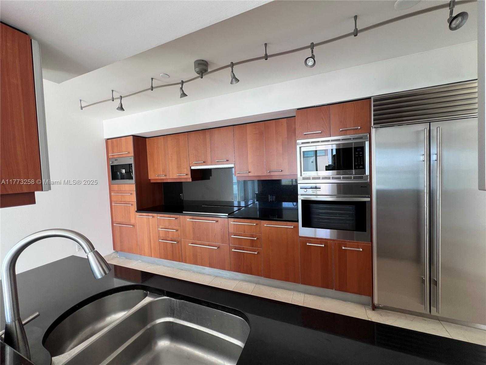 Small Image of 1331 BRICKELL BAY DR #711, Miami Number 3
