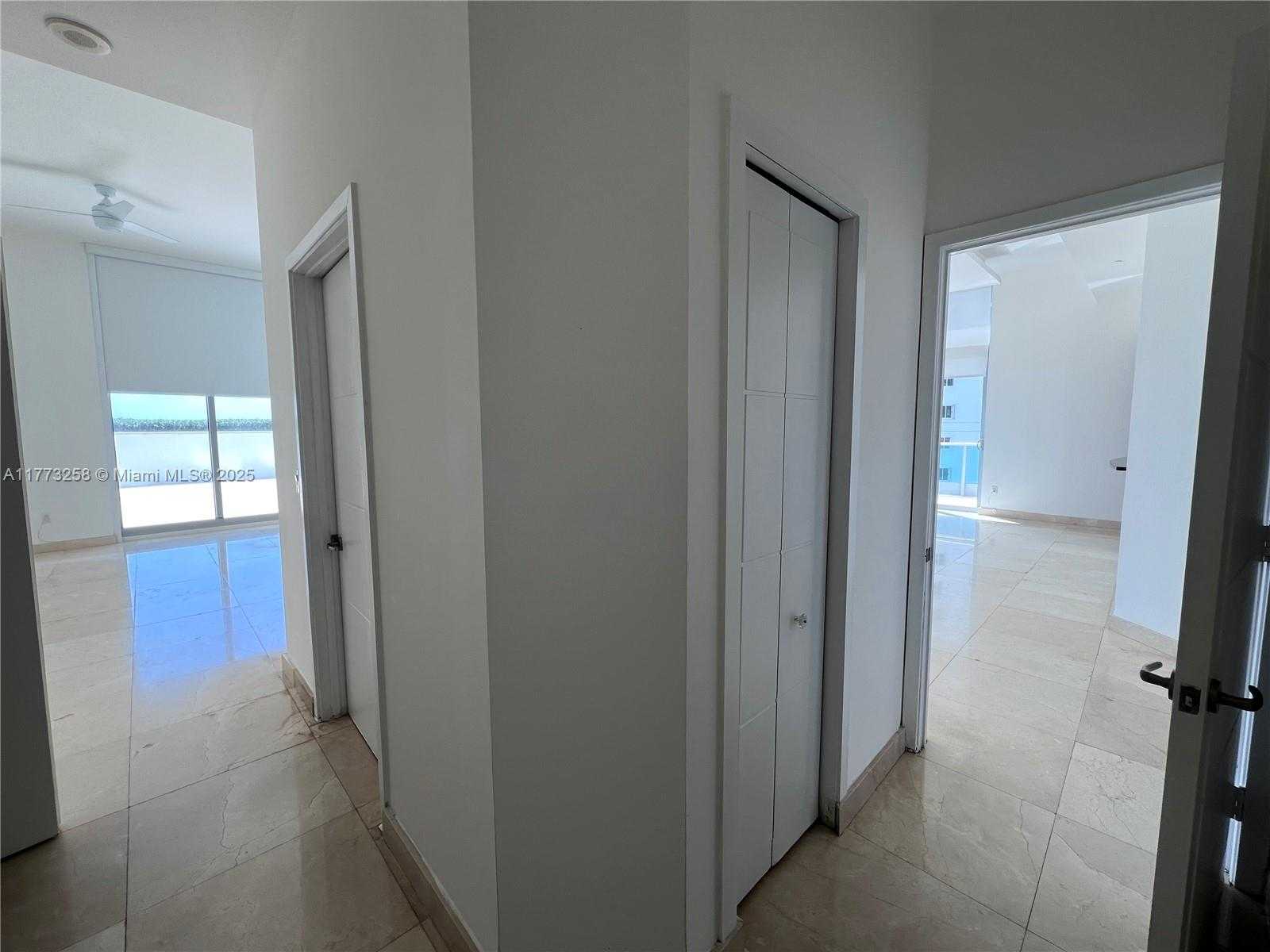 Small Image of 1331 BRICKELL BAY DR #711, Miami Number 4