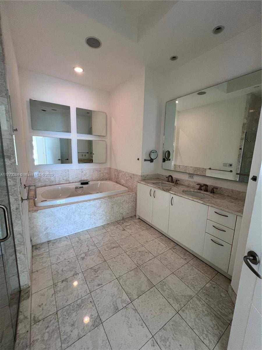 Small Image of 1331 BRICKELL BAY DR #711, Miami Number 5