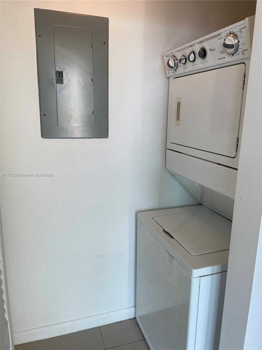 Small Image of 244 BISCAYNE BLVD #3505, Miami Number 6