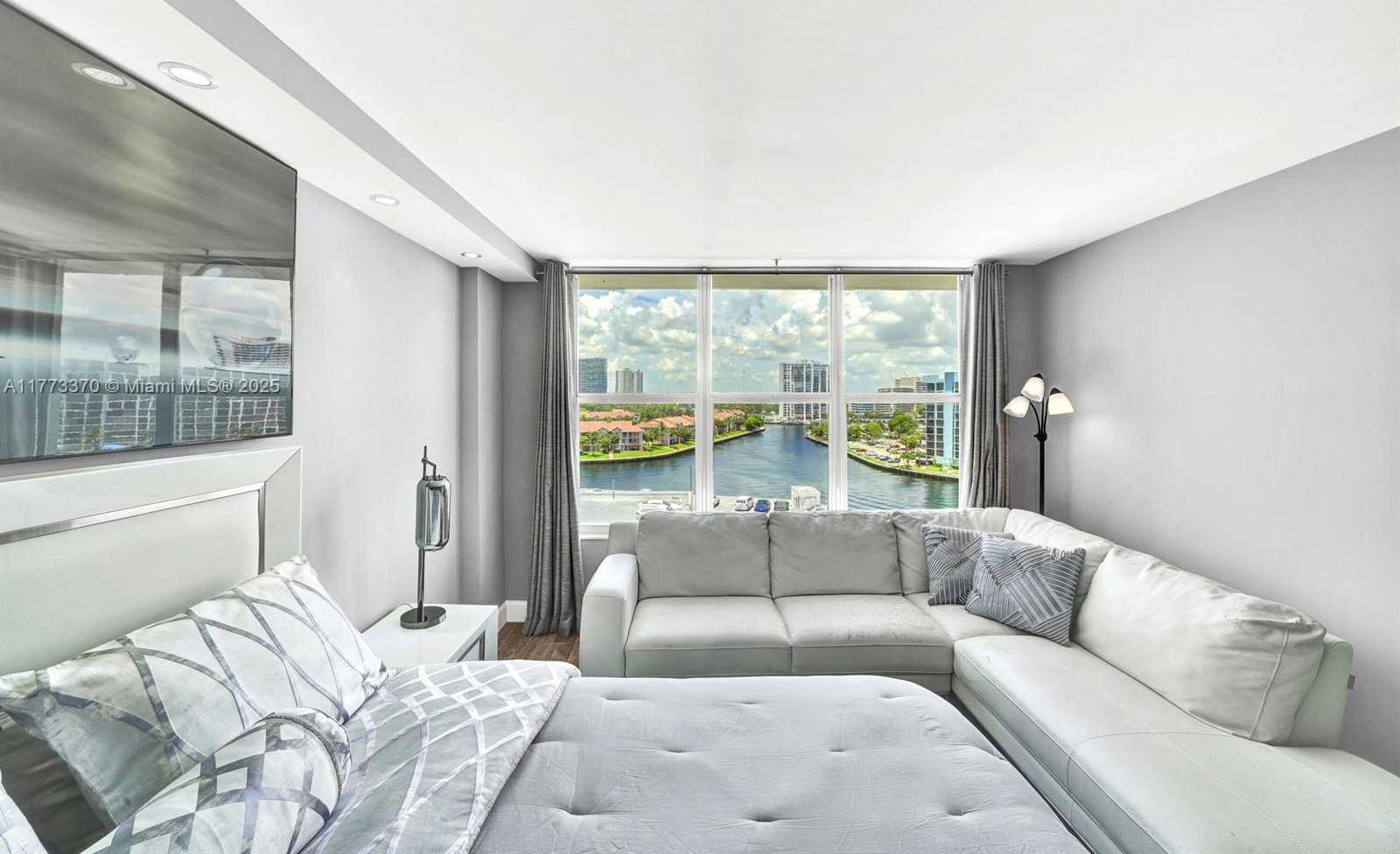 Small Image of 3800 SOUTH OCEAN DR #821, Hollywood Number 21