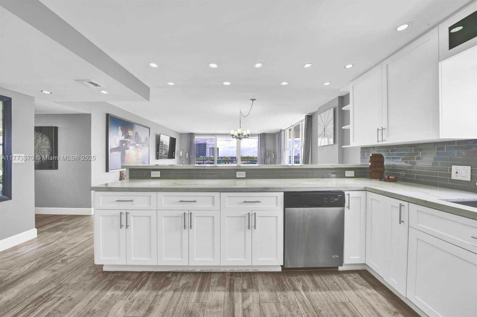 Small Image of 3800 SOUTH OCEAN DR #821, Hollywood Number 4