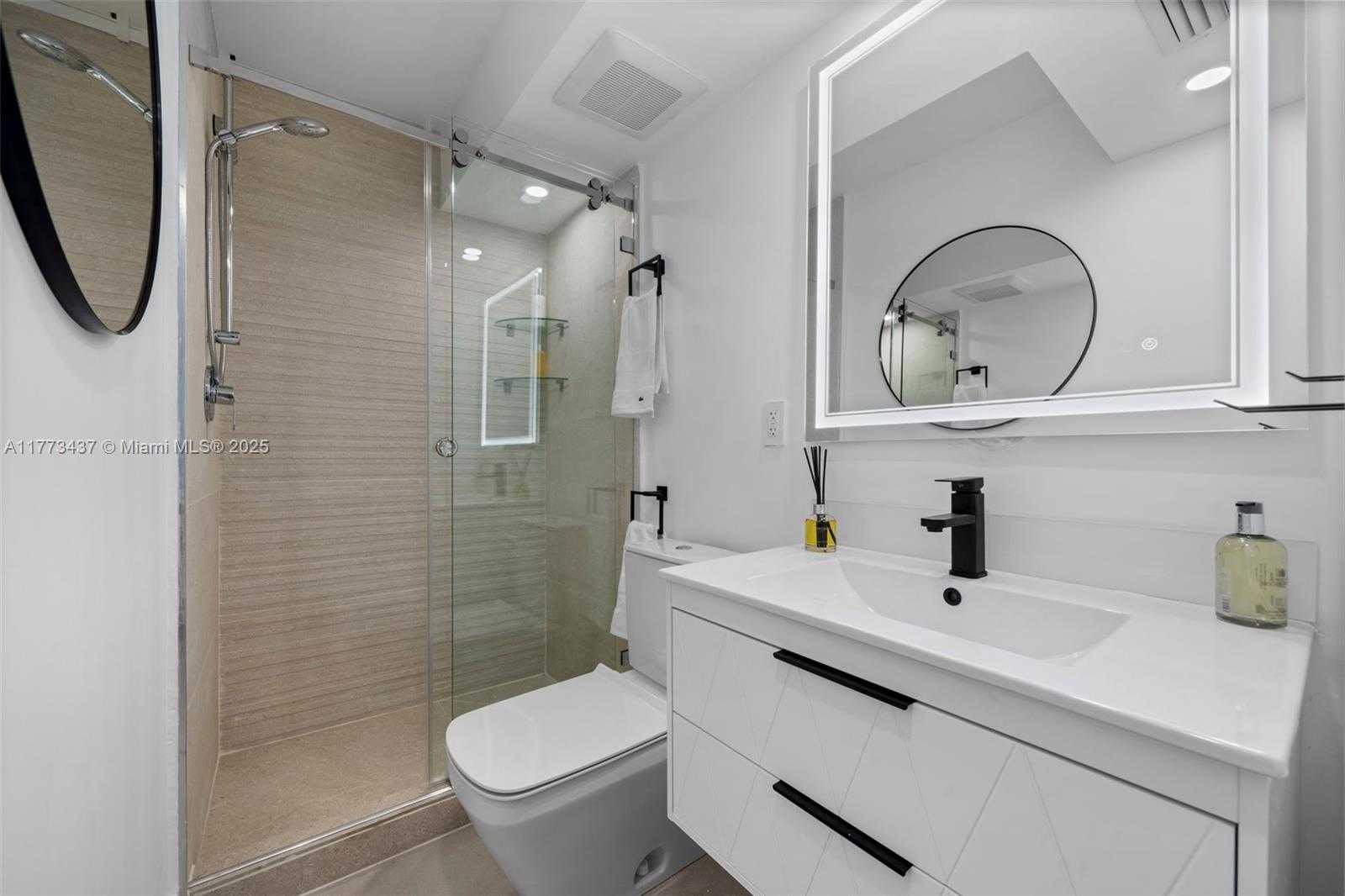 Small Image of 345 OCEAN DR #326, Miami Beach Number 12