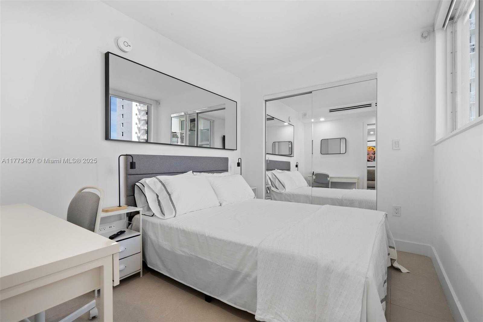 Small Image of 345 OCEAN DR #326, Miami Beach Number 14