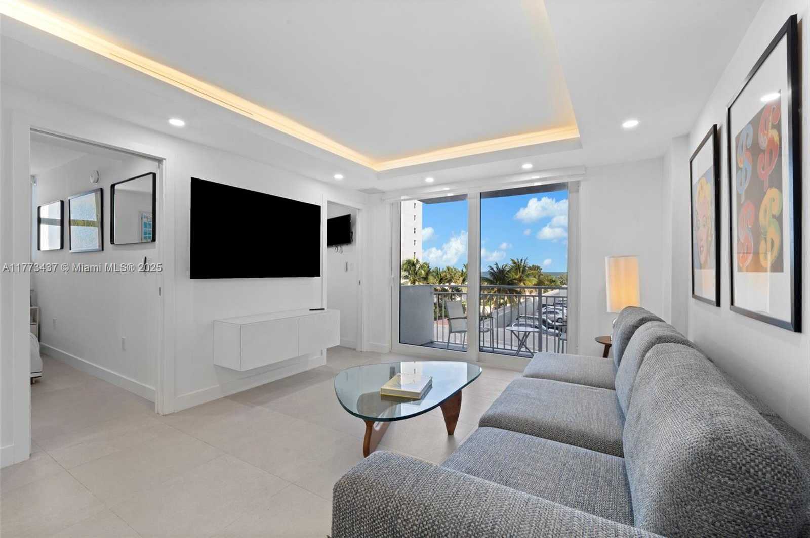Small Image of 345 OCEAN DR #326, Miami Beach Number 2