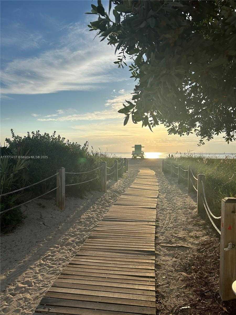 Small Image of 345 OCEAN DR #326, Miami Beach Number 22