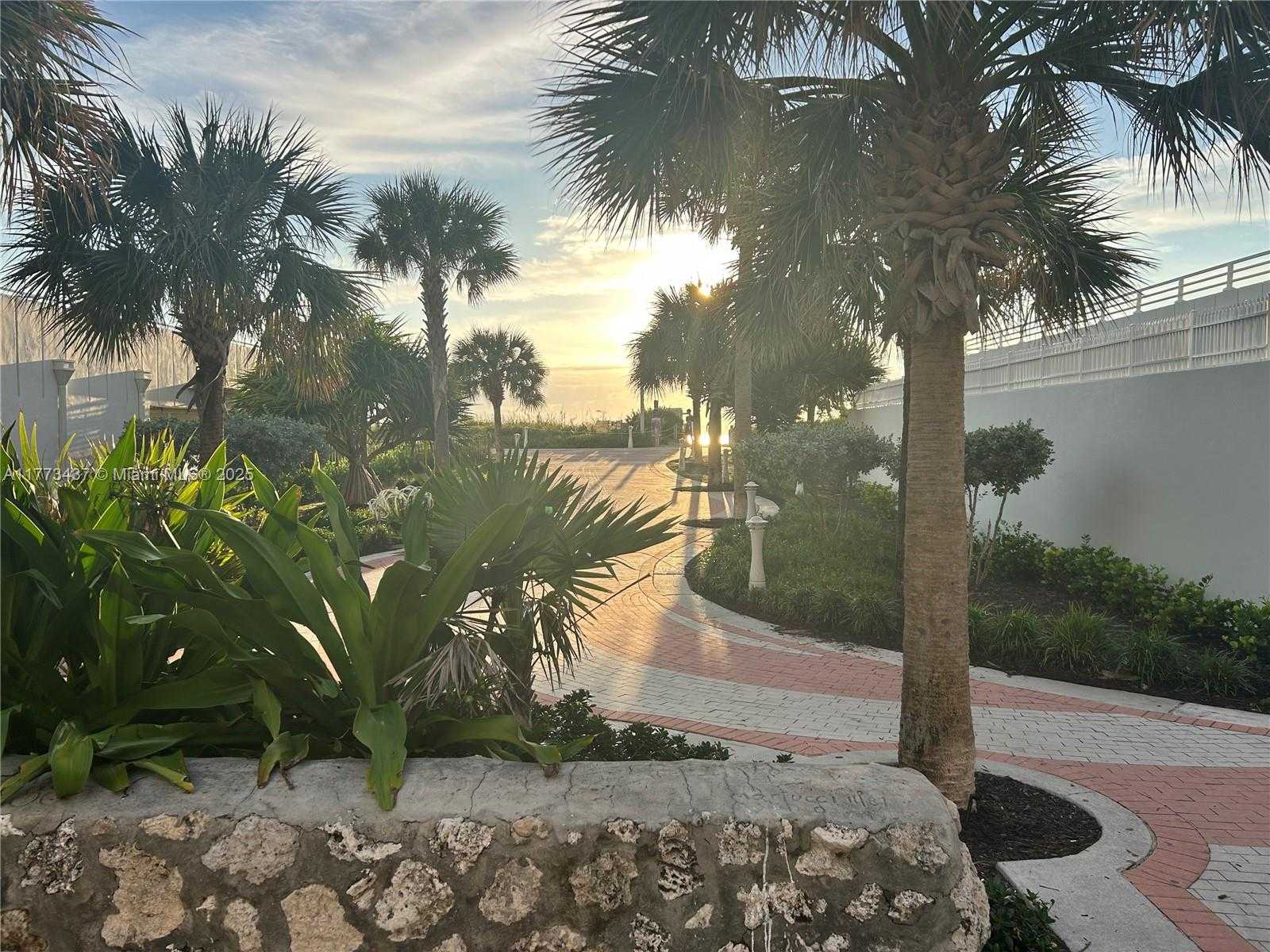Small Image of 345 OCEAN DR #326, Miami Beach Number 23