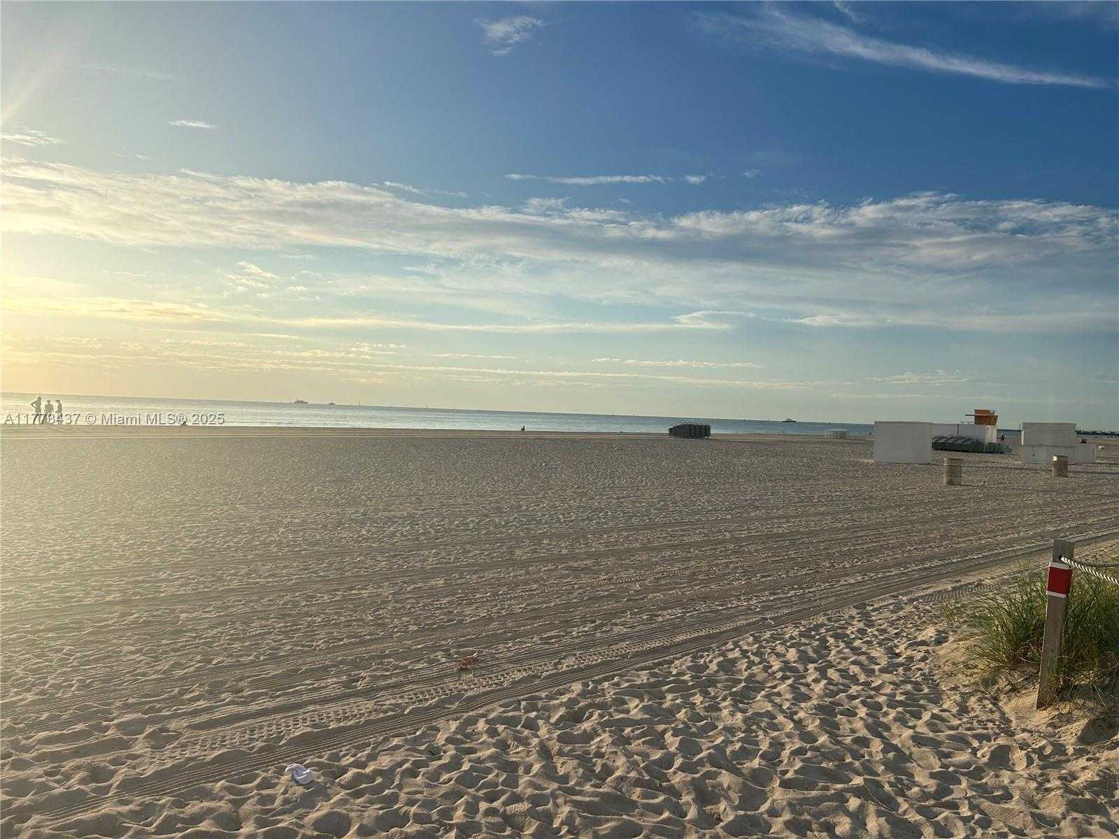 Small Image of 345 OCEAN DR #326, Miami Beach Number 25