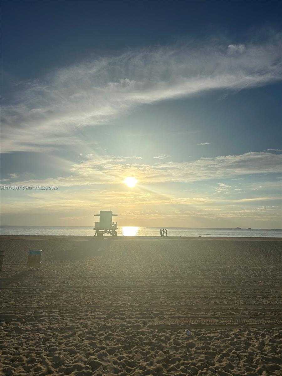 Small Image of 345 OCEAN DR #326, Miami Beach Number 26