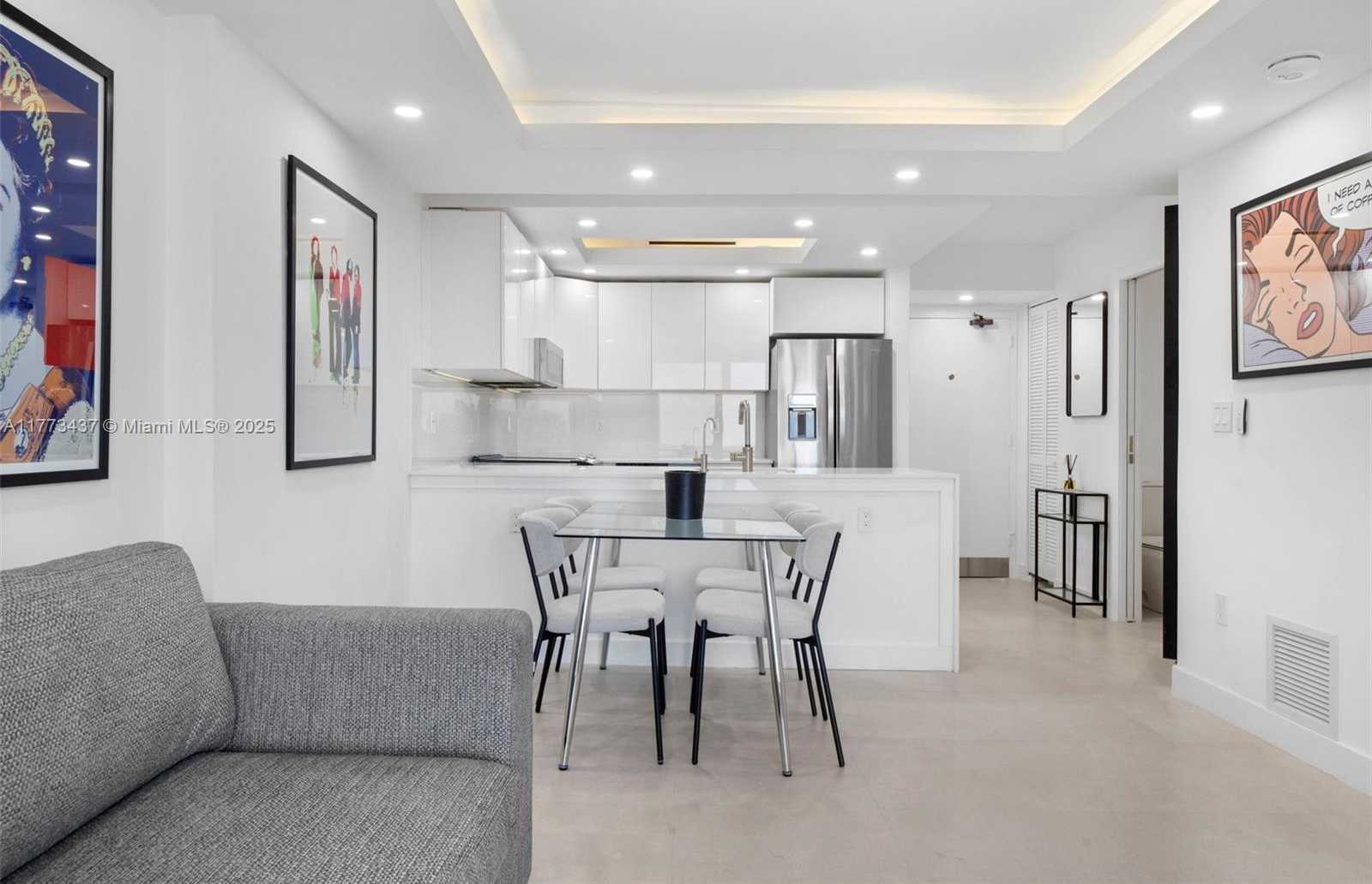 Small Image of 345 OCEAN DR #326, Miami Beach Number 4