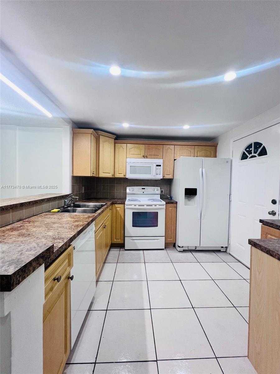 Small Image of 3750 NORTH EAST 169TH ST #103, North Miami Beach Number 5
