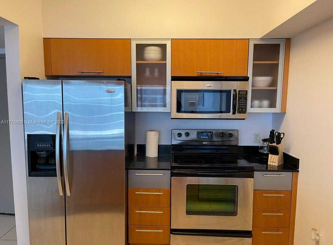 Small Image of 1750 NORTH BAYSHORE DR #4305, Miami Number 4