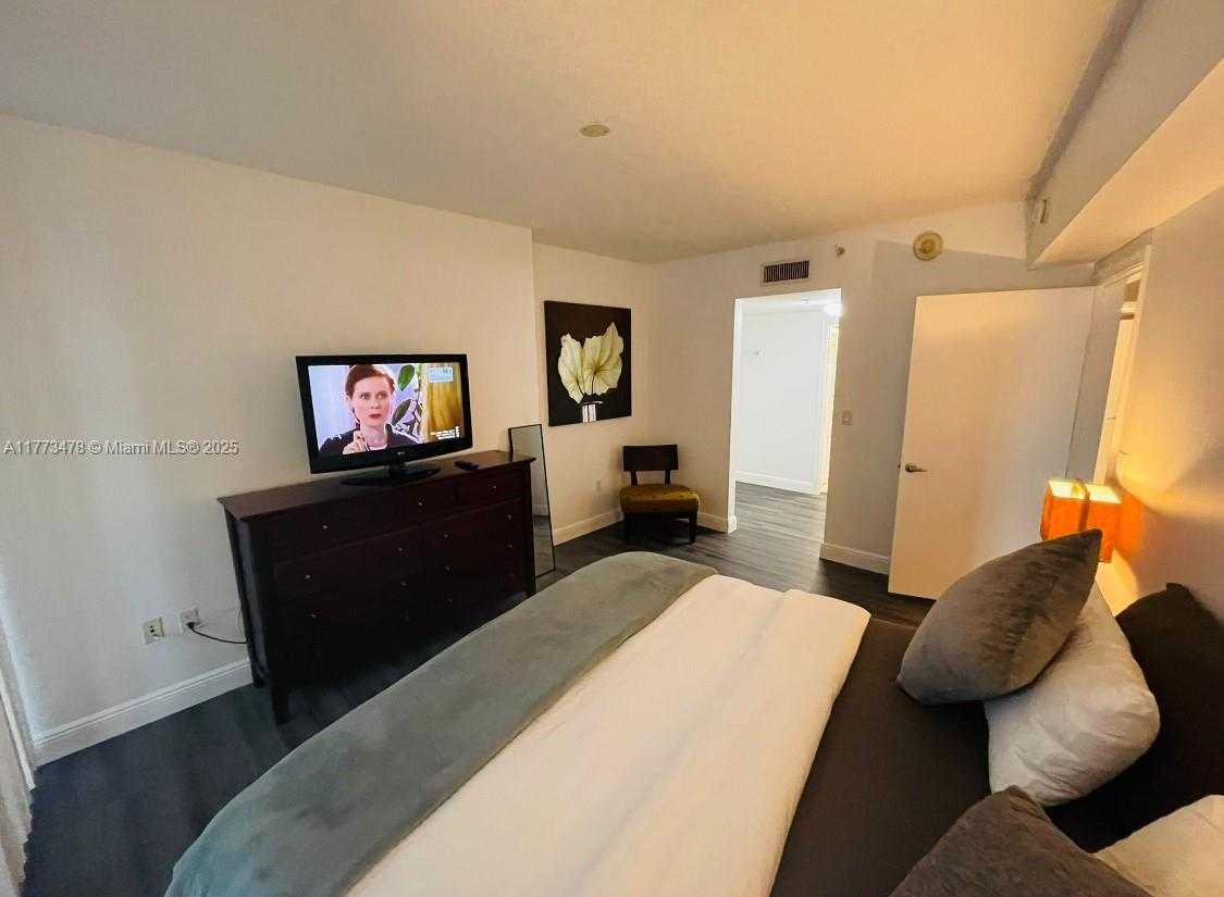 Small Image of 1750 NORTH BAYSHORE DR #4305, Miami Number 6