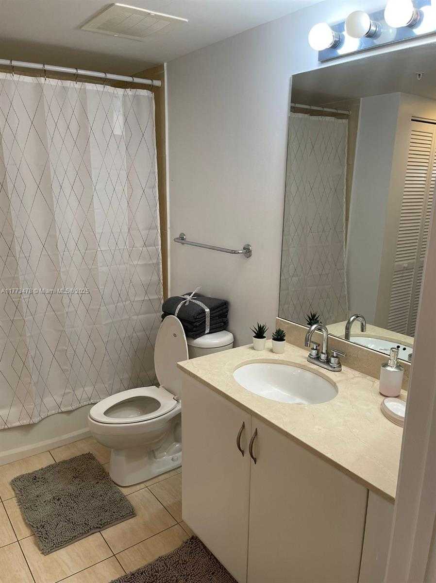Small Image of 1750 NORTH BAYSHORE DR #4305, Miami Number 9