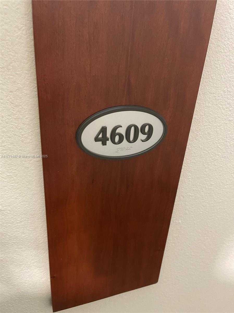 Small Image of 1750 NORTH BAYSHORE DR #4609, Miami Number 3