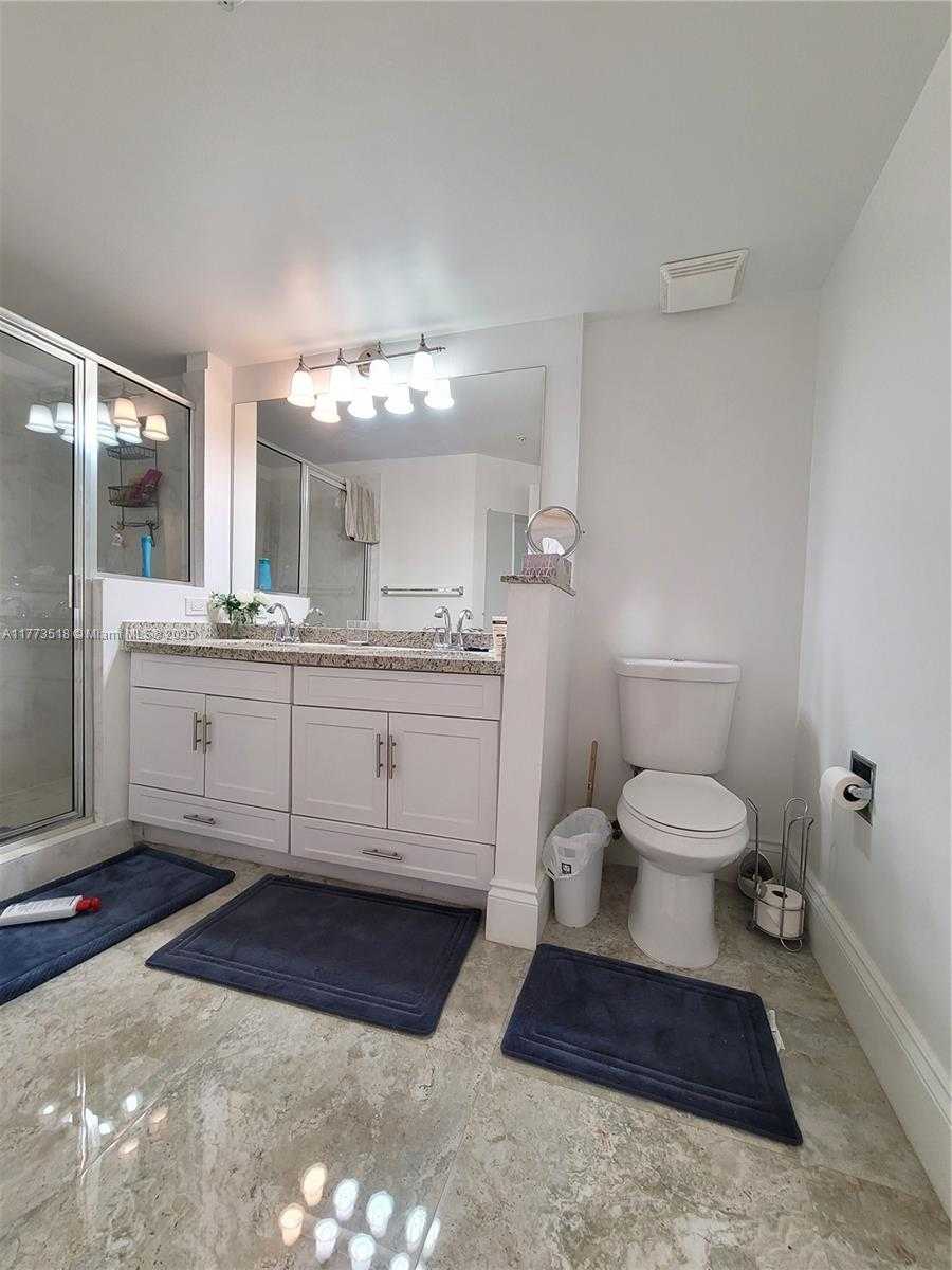 Small Image of 17100 NORTH BAY RD #1307, Sunny Isles Beach Number 6