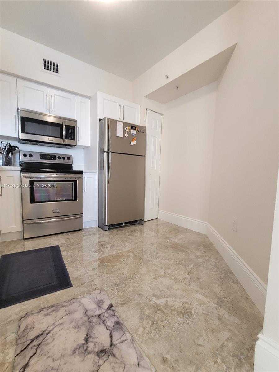 Small Image of 17100 NORTH BAY RD #1307, Sunny Isles Beach Number 8