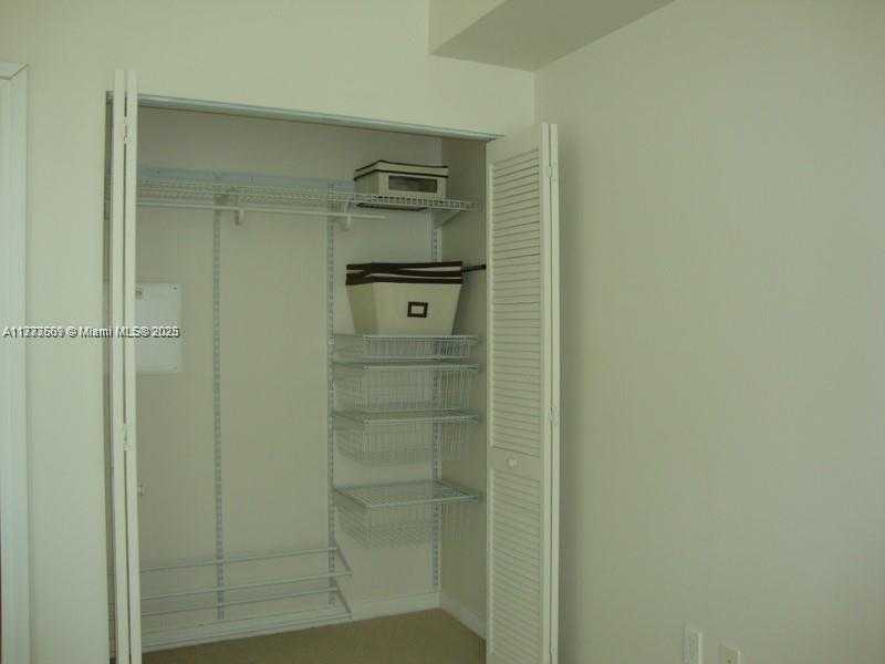 Small Image of 300 SOUTH BISCAYNE BLVD #T-2909, Miami Number 7