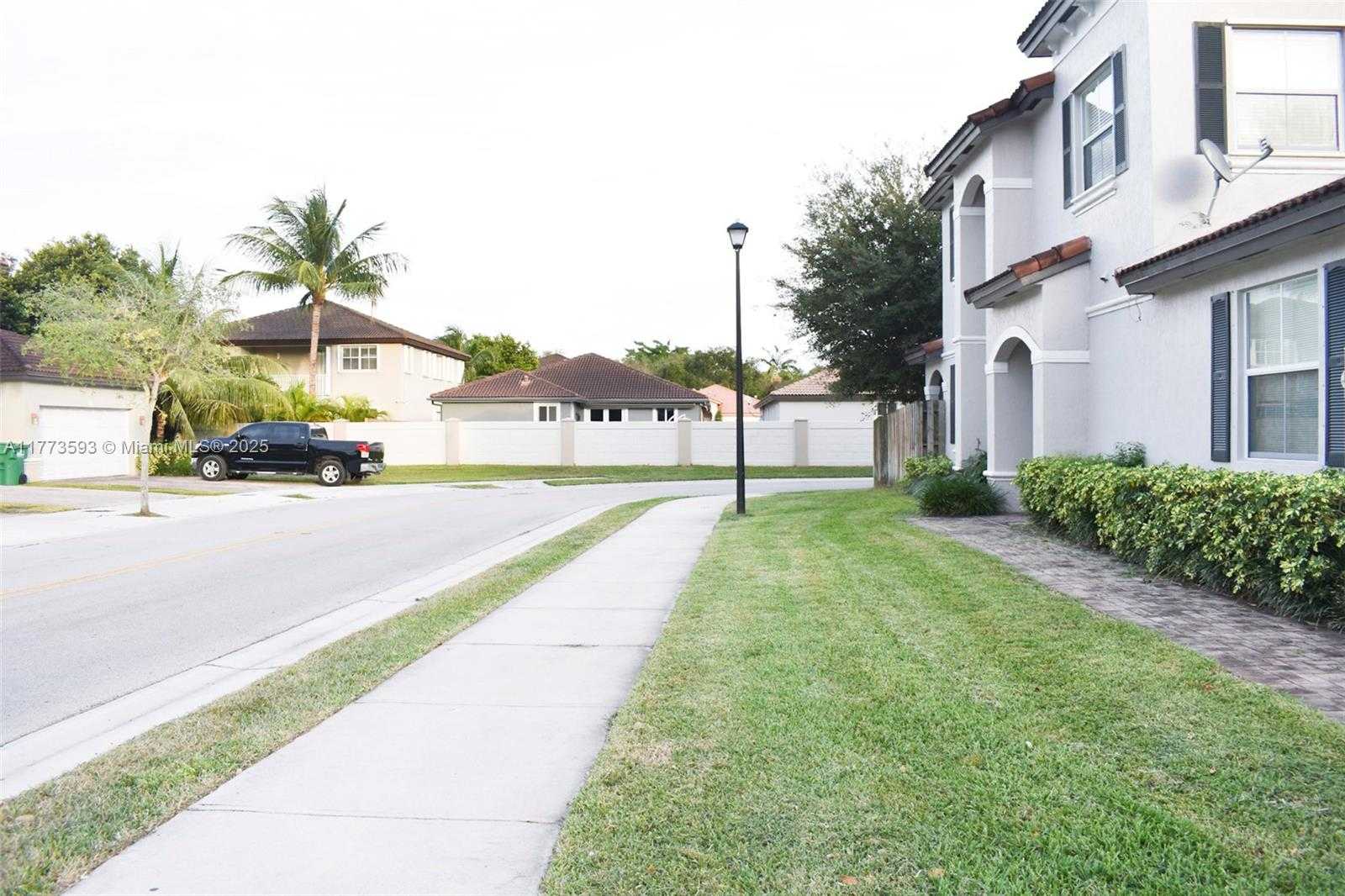 Small Image of 9123 SOUTH WEST 152ND PATH, Miami Number 42