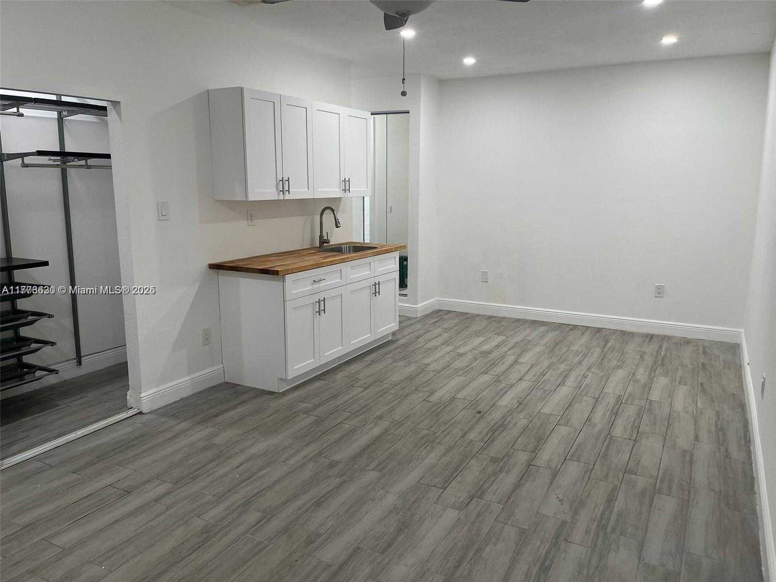 Small Image of 13028 SOUTH WEST 108TH ST, Miami Number 3