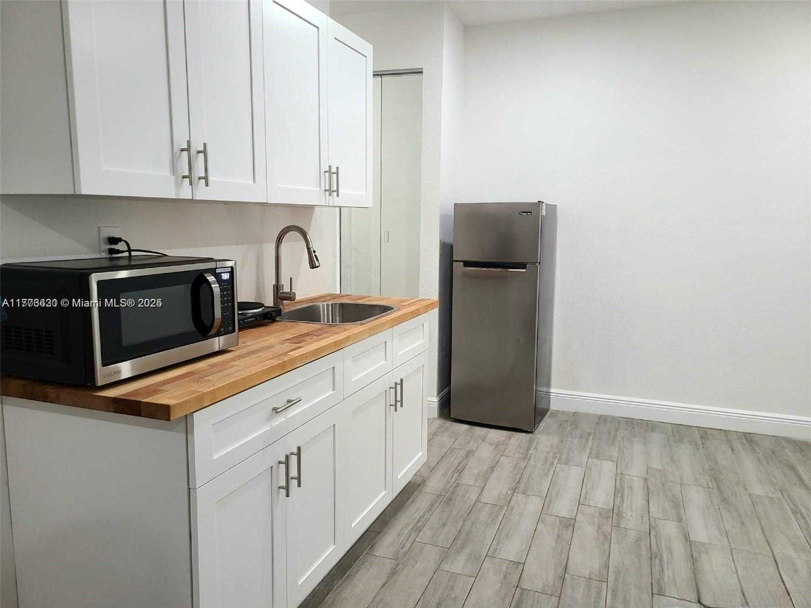 Small Image of 13028 SOUTH WEST 108TH ST, Miami Number 4