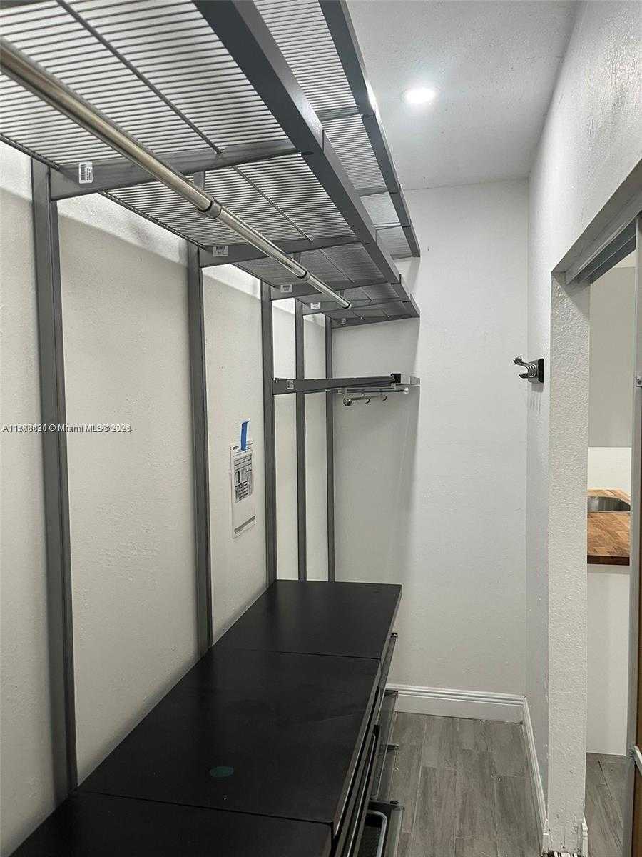 Small Image of 13028 SOUTH WEST 108TH ST, Miami Number 6