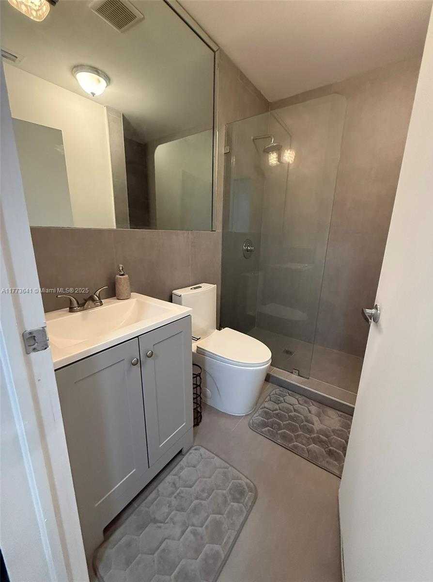 Small Image of 1600 EUCLID AVE #101, Miami Beach Number 4