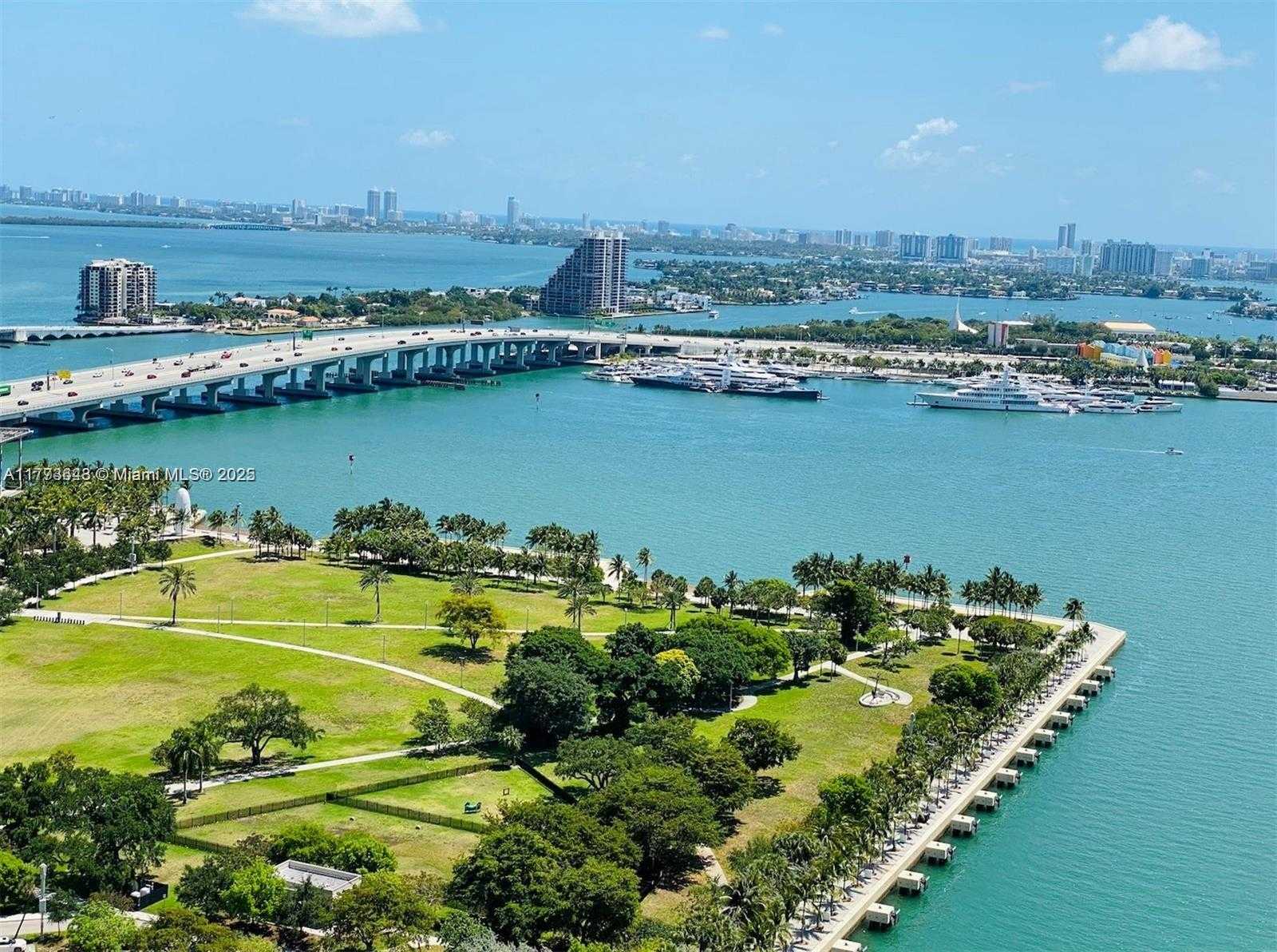 Small Image of 888 BISCAYNE BLVD #3910, Miami Number 12