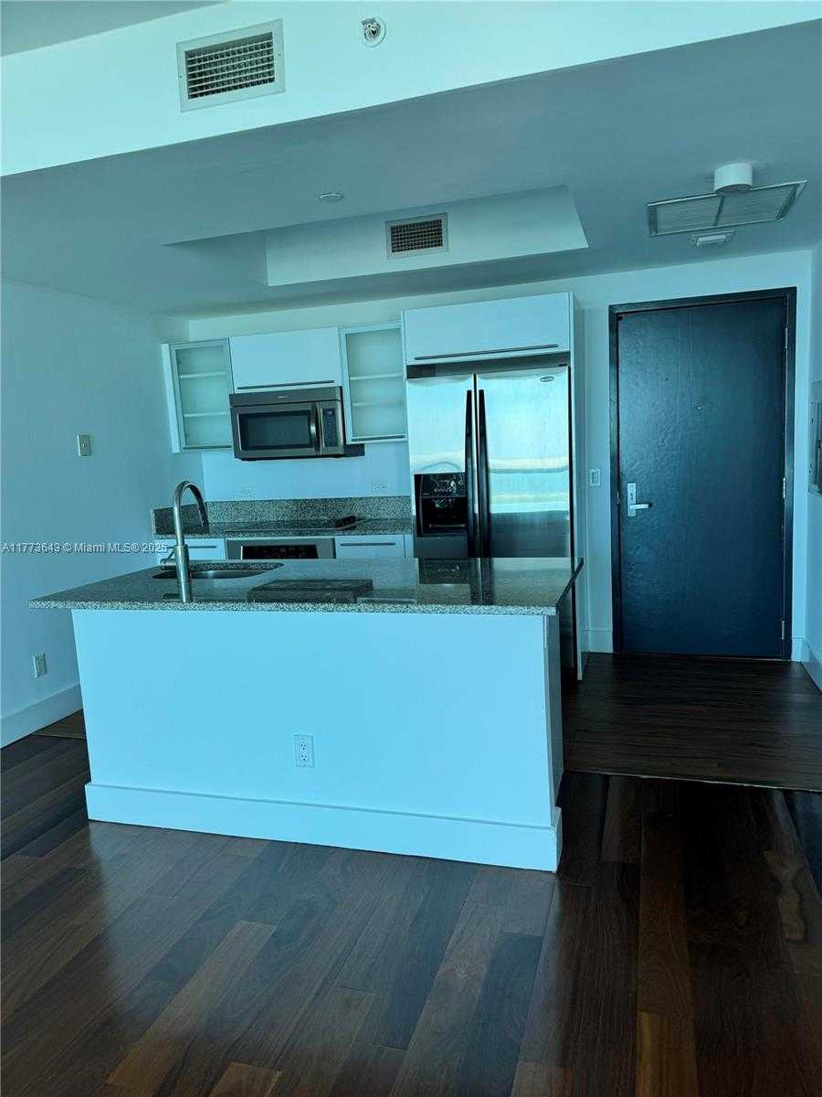 Small Image of 888 BISCAYNE BLVD #3910, Miami Number 5