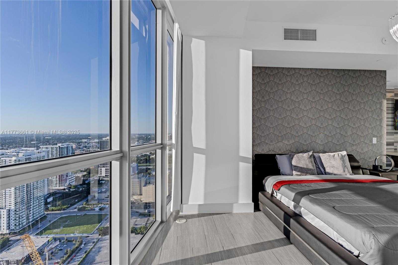 Small Image of 1100 BISCAYNE BLVD #4605, Miami Number 11
