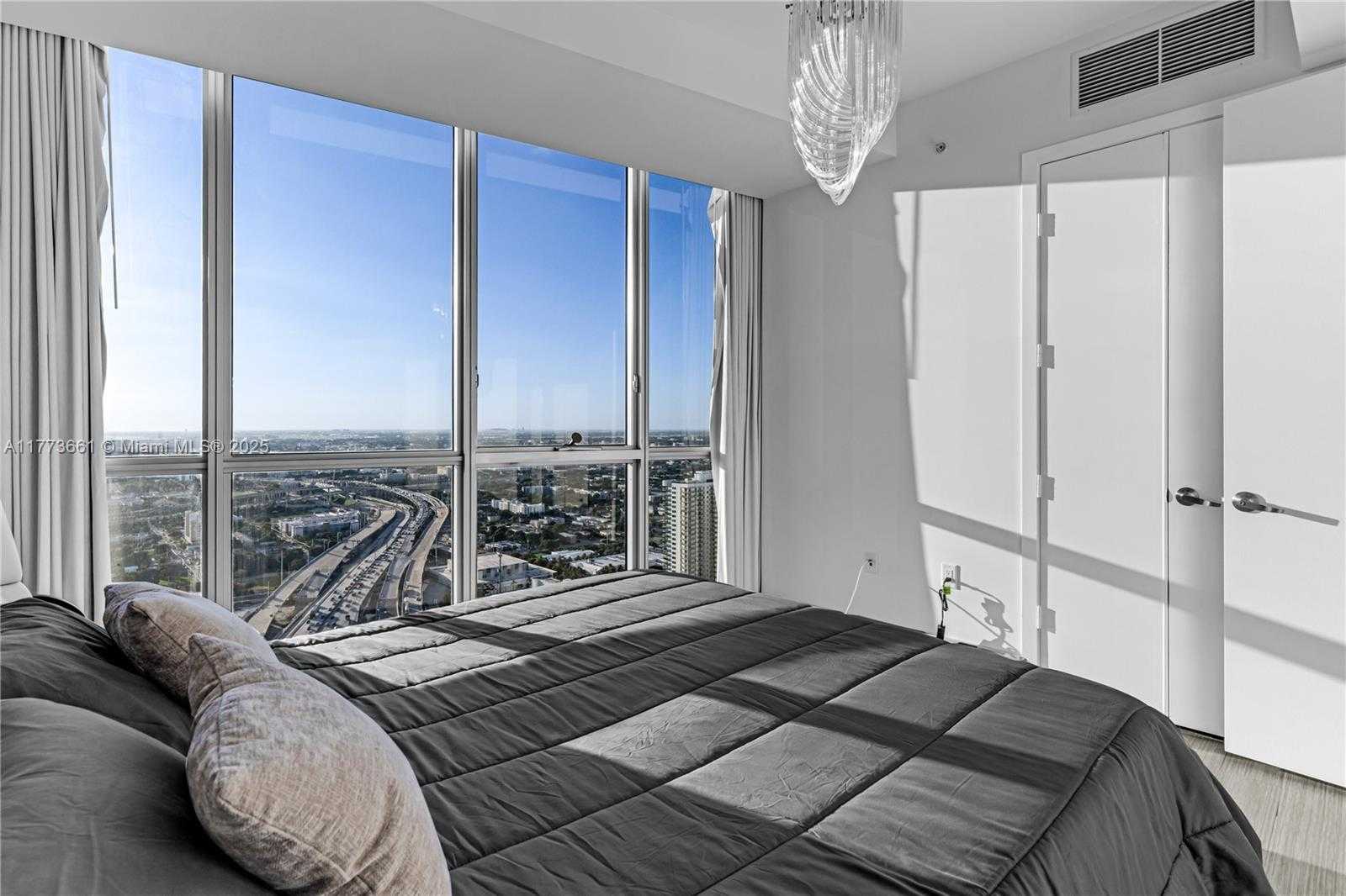 Small Image of 1100 BISCAYNE BLVD #4605, Miami Number 13