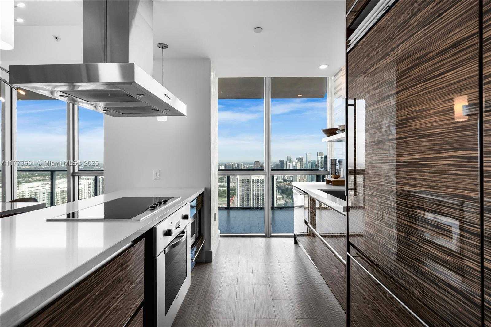 Small Image of 1100 BISCAYNE BLVD #4605, Miami Number 6
