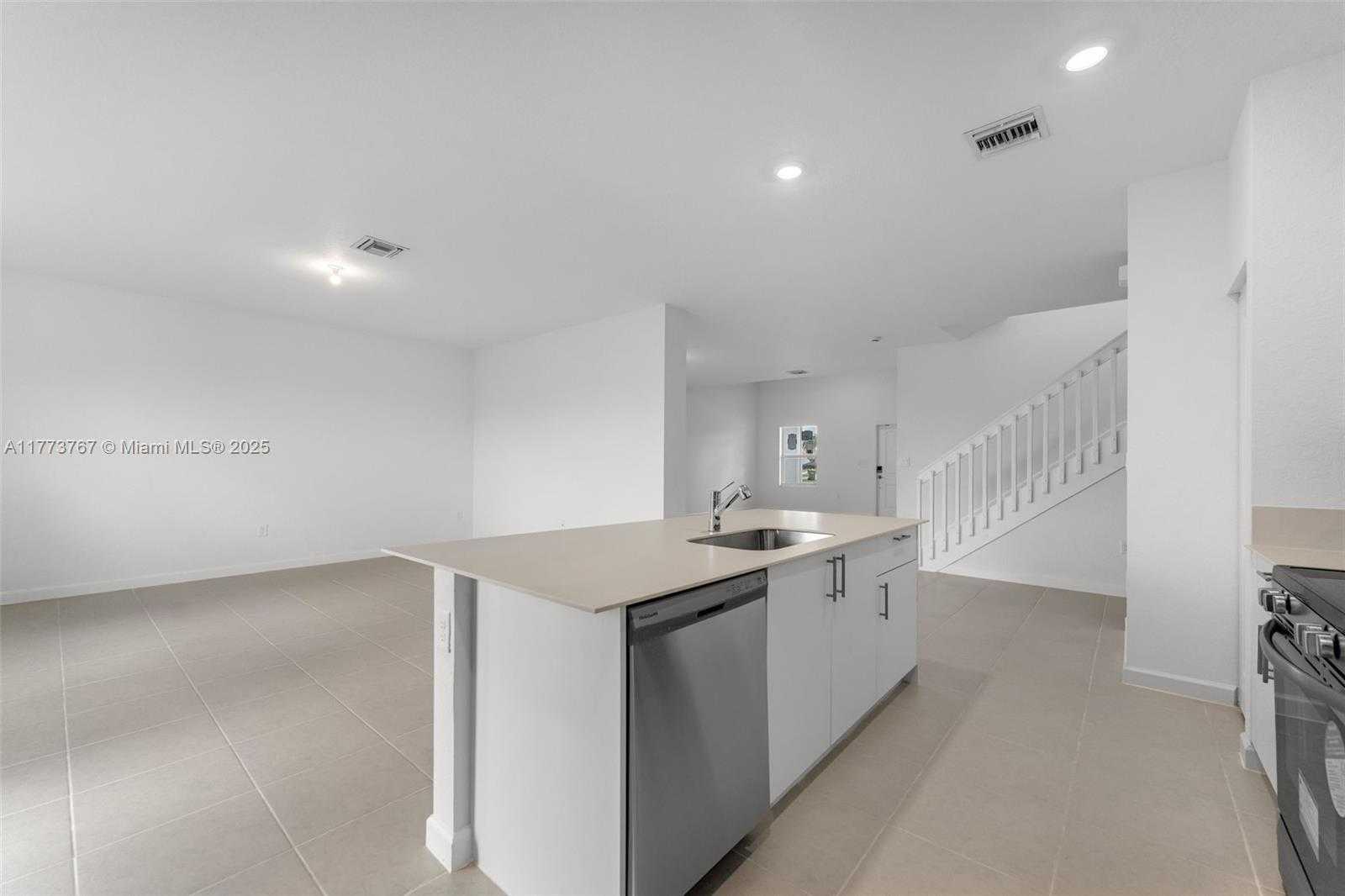Small Image of 2700 SOUTH EAST 23 AVE, Homestead Number 15