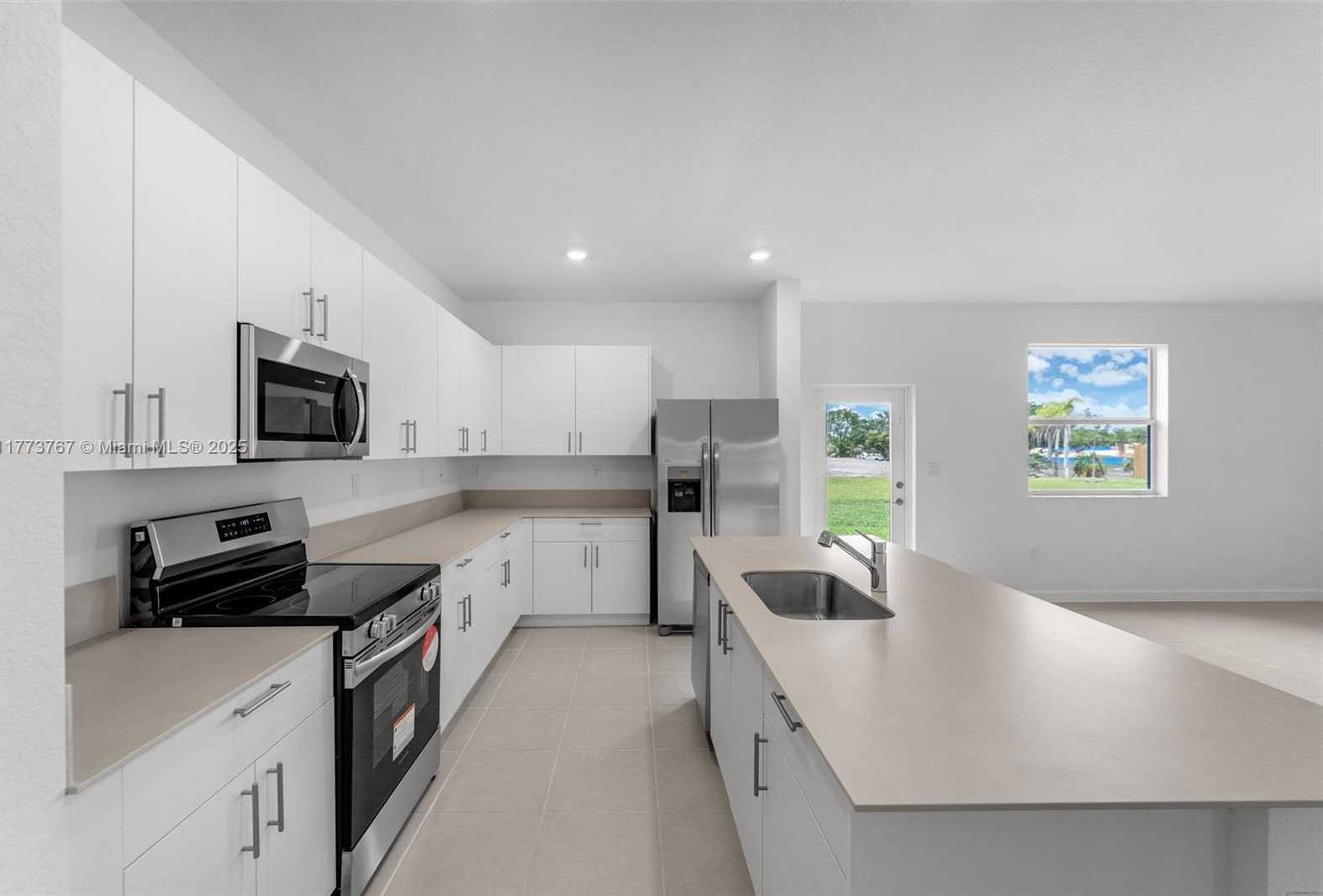 Small Image of 2700 SOUTH EAST 23 AVE, Homestead Number 16