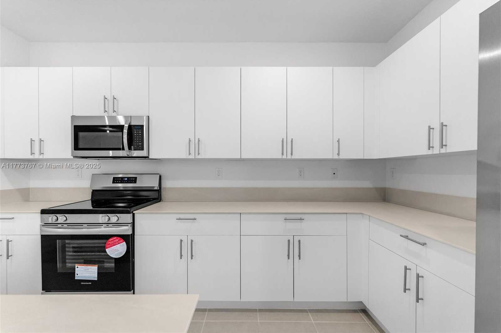 Small Image of 2700 SOUTH EAST 23 AVE, Homestead Number 18