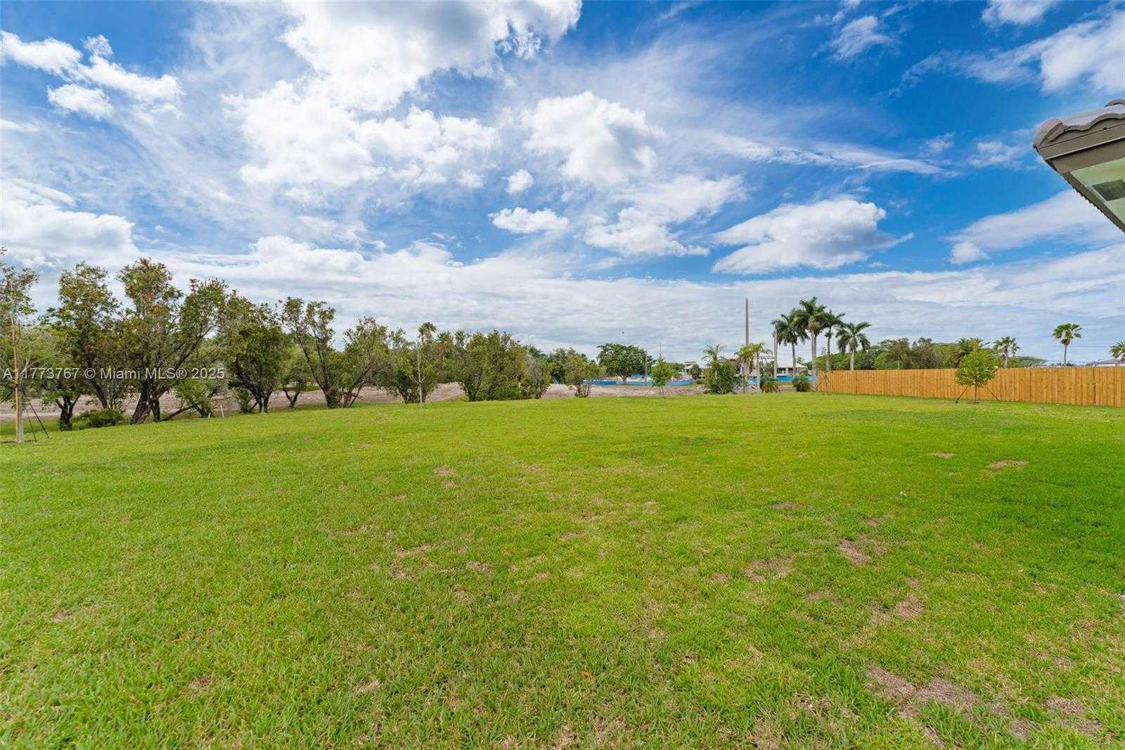 Small Image of 2700 SOUTH EAST 23 AVE, Homestead Number 45