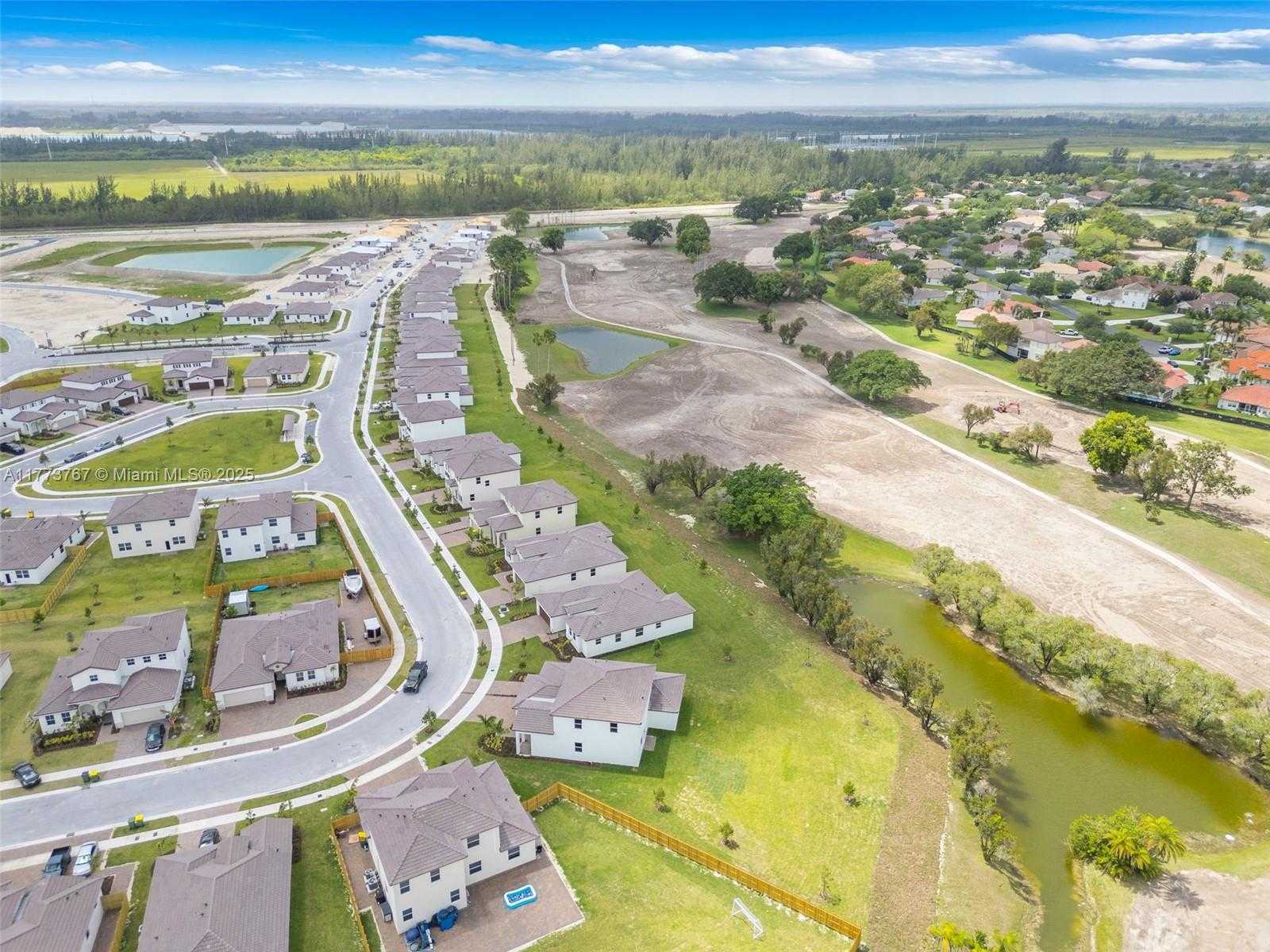 Small Image of 2700 SOUTH EAST 23 AVE, Homestead Number 49